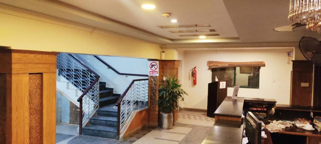 Hotel Multan Exterior photo