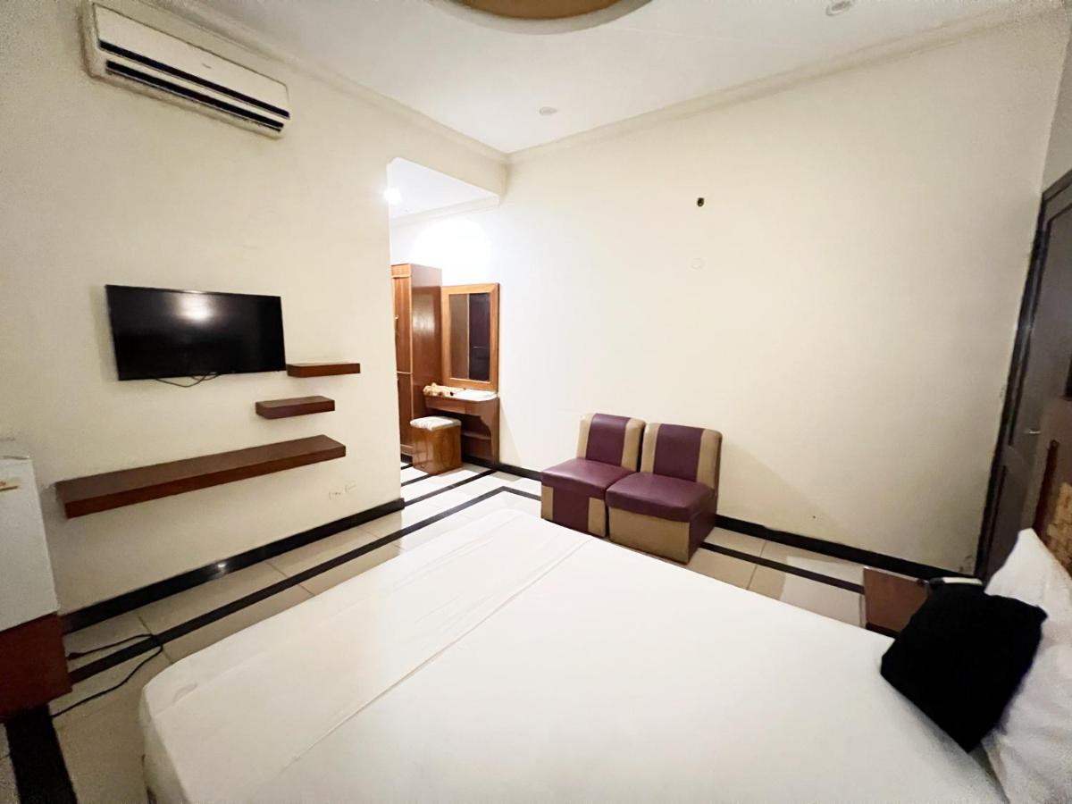 Hotel Multan Exterior photo