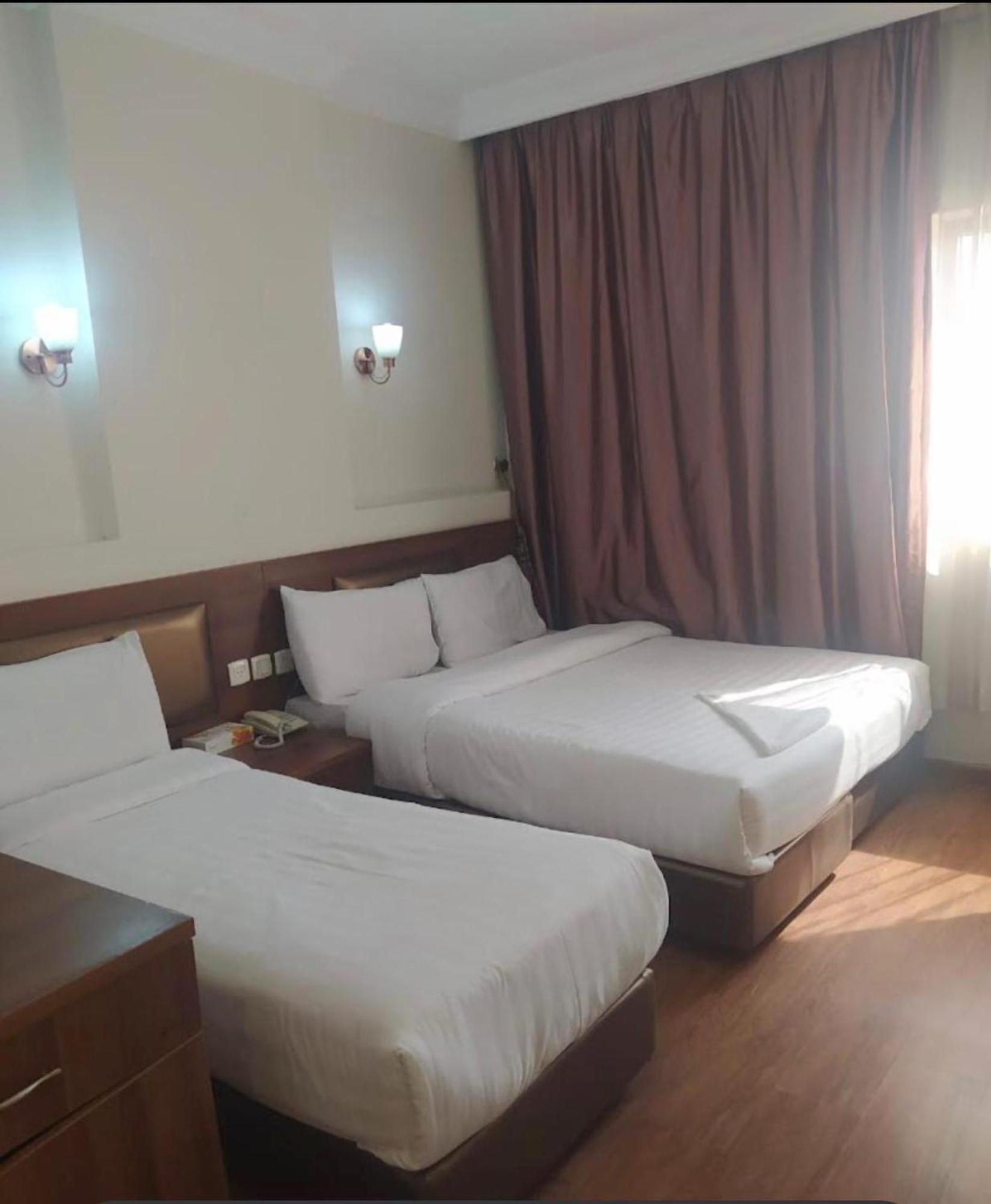 Hotel Multan Exterior photo
