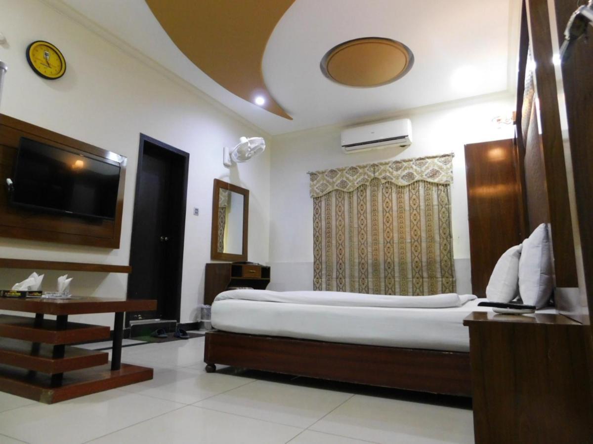 Hotel Multan Exterior photo