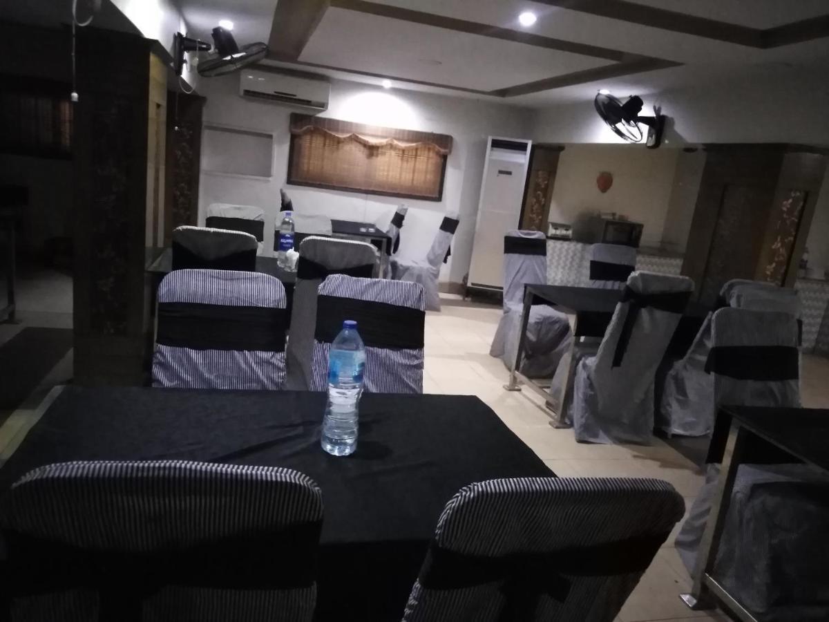 Hotel Multan Exterior photo