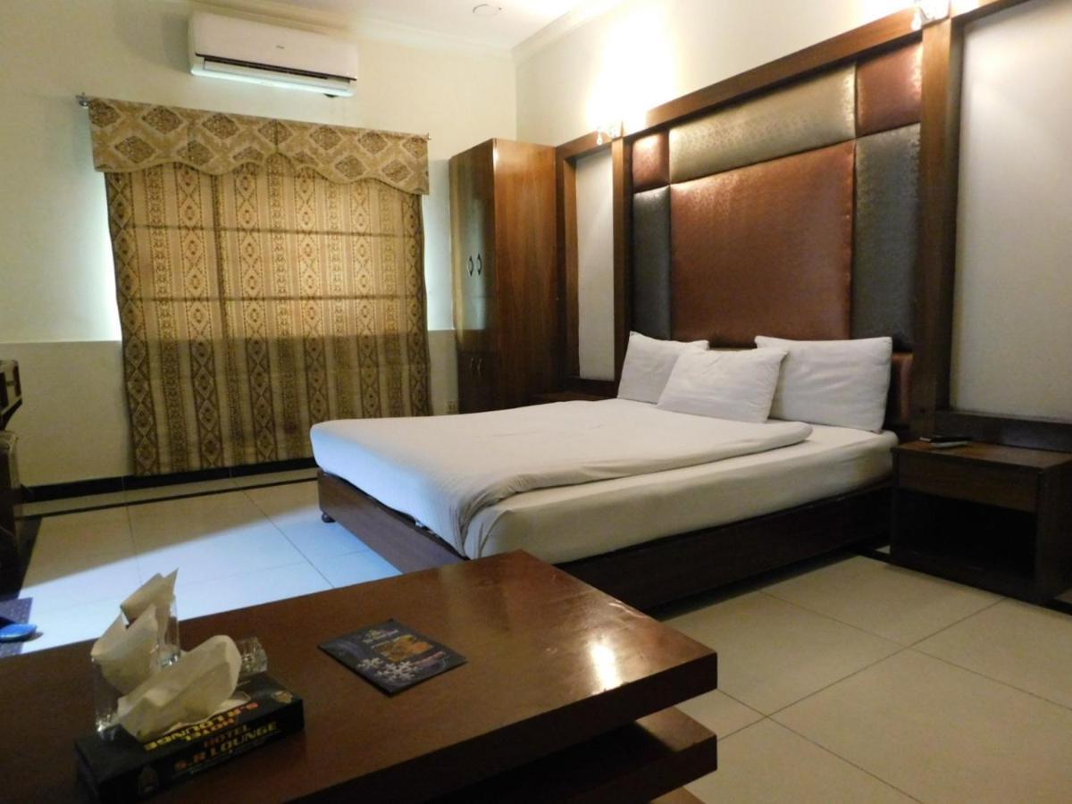 Hotel Multan Exterior photo