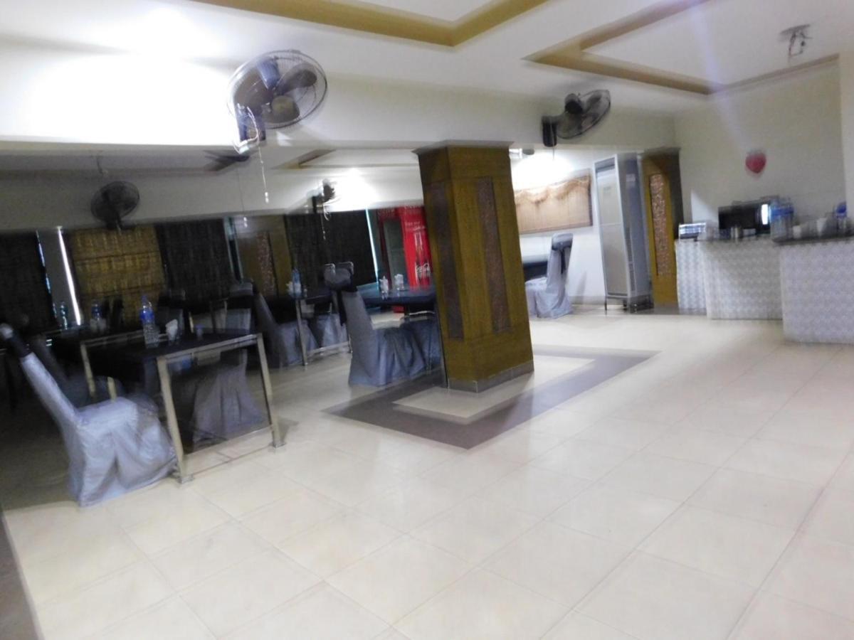 Hotel Multan Exterior photo