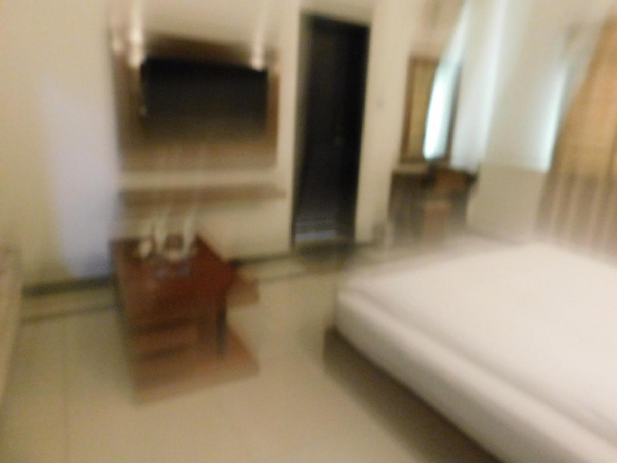Hotel Multan Exterior photo